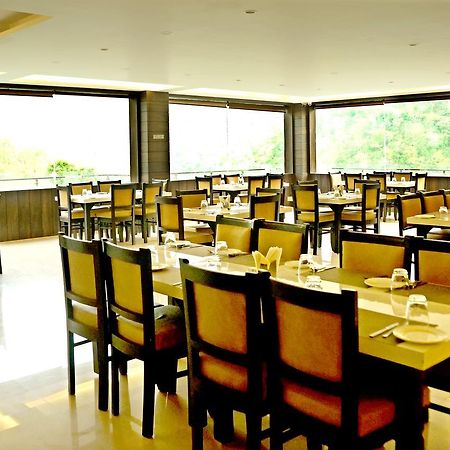 Hotel Trance Ganga Tapovan Extérieur photo
