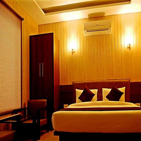 Hotel Trance Ganga Tapovan Extérieur photo
