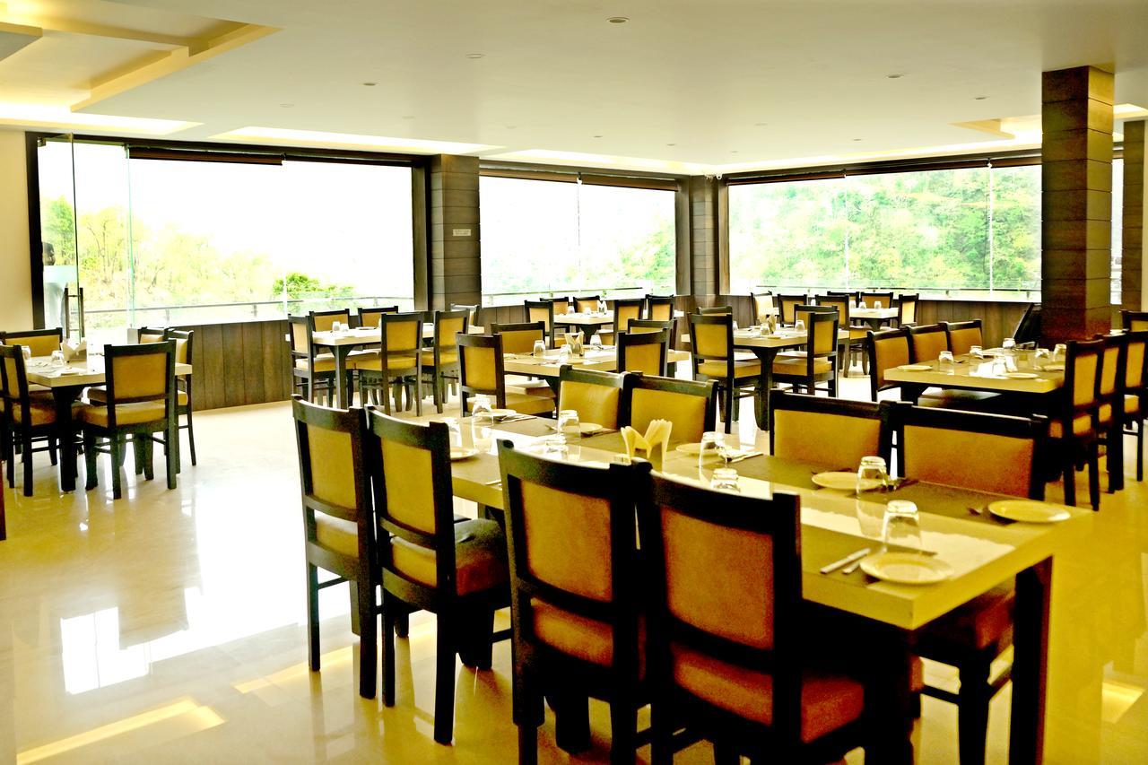 Hotel Trance Ganga Tapovan Extérieur photo