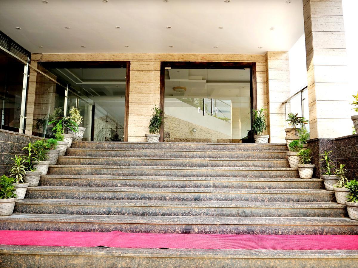 Hotel Trance Ganga Tapovan Extérieur photo