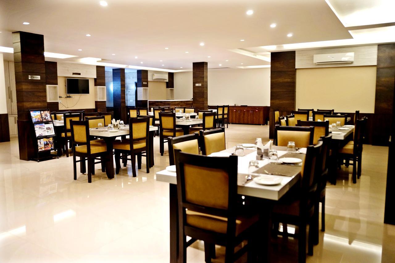 Hotel Trance Ganga Tapovan Extérieur photo