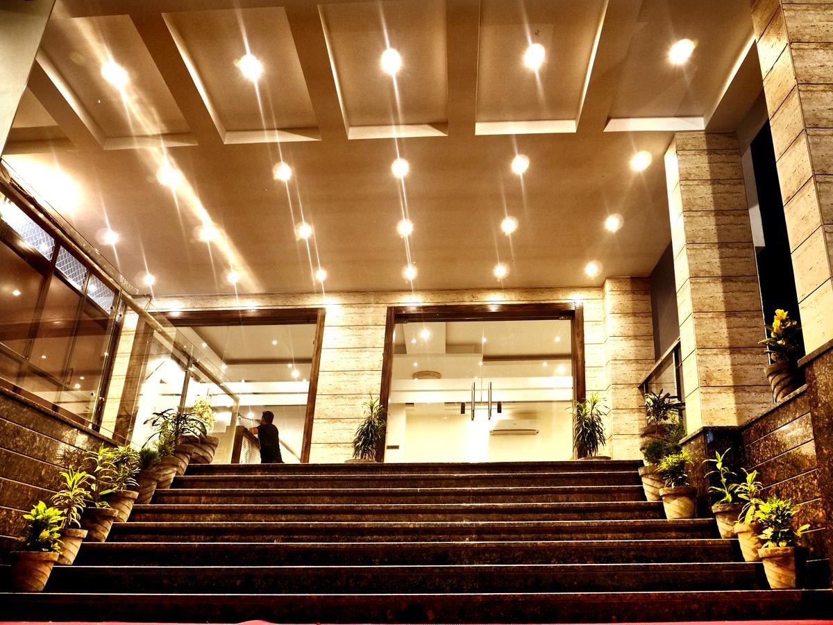 Hotel Trance Ganga Tapovan Extérieur photo